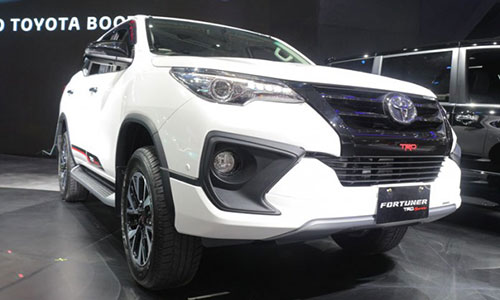 Toyota Fortuner TRD Sportivo 2017 giá gần 1 tỷ đồng